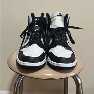 Nike Men's Black and White Sneakers